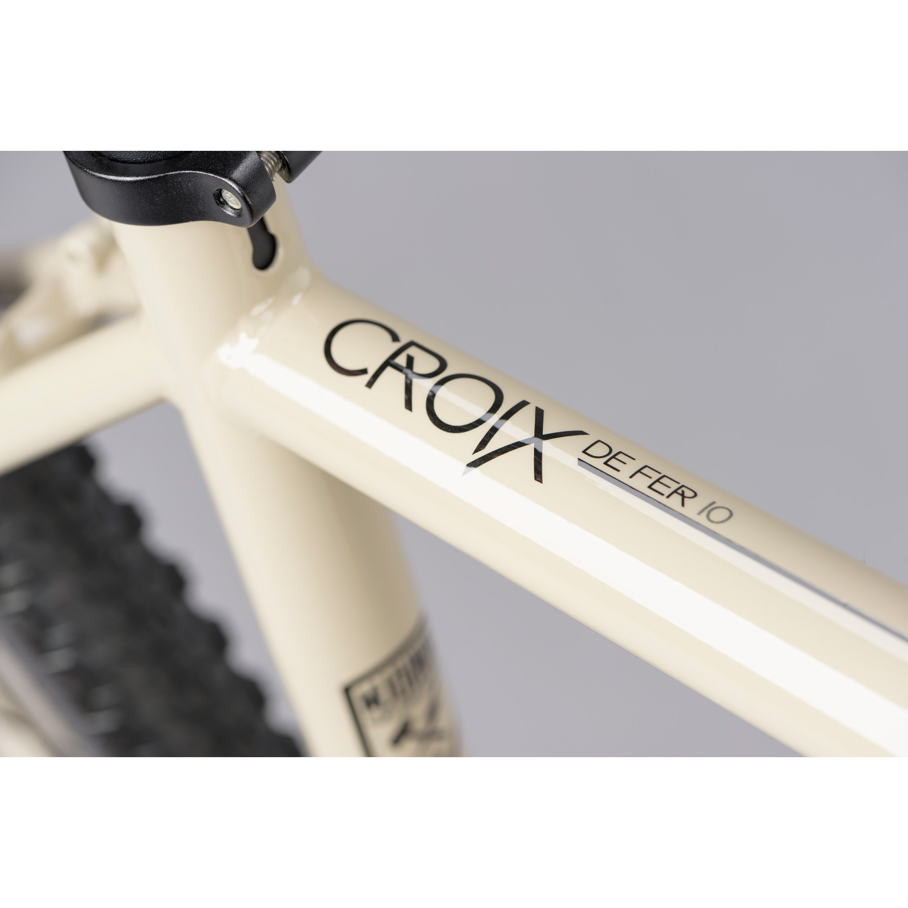 Genesis Croix De Fer 10 Road Gravel Bike – Sand / Beige | All-Terrain Adventure & Commuter Bicycle 6 Frame details of Genesis Croix De Fer 10