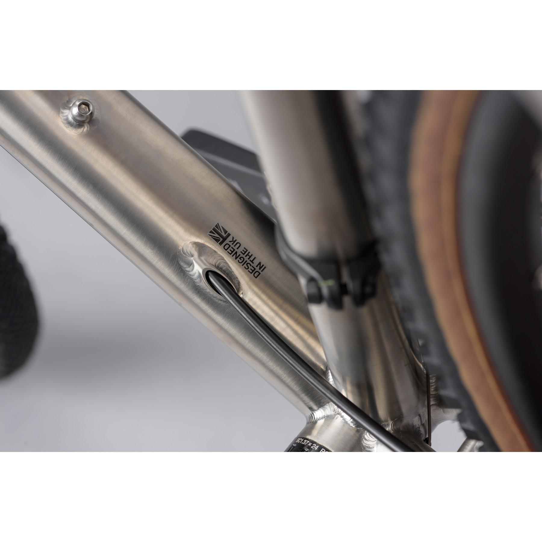 Genesis Croix De Fer Ti Road Gravel Bike (Raw / Silver) 12 Genesis Croix De Fer Ti Road Gravel Bike (Raw / Silver) - Image 10