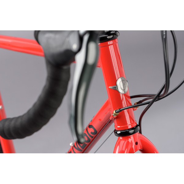 Croix De Fer 20 Red Adventure Gravel Bike – Reynolds 725 Frame, Shimano GRX 5 Cable Routing of Croix De Fer 20 Red Adventure Gravel Bike with Reynolds 725 frame