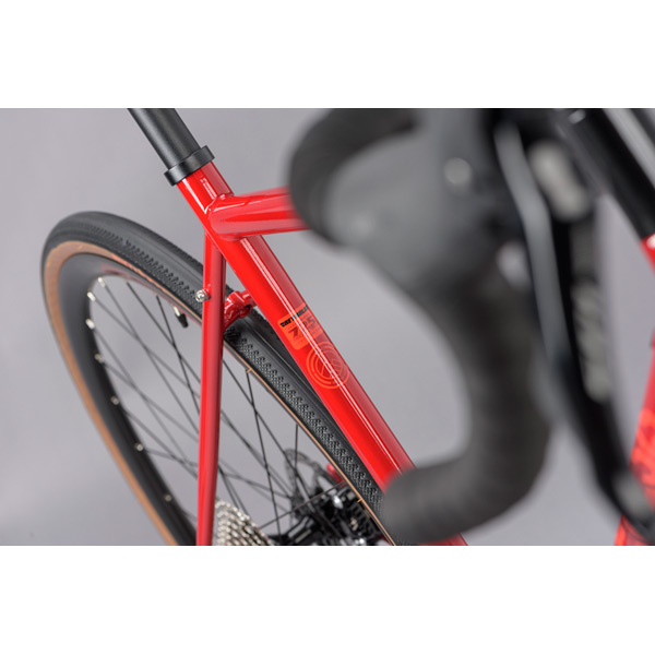 Equilibrium Disc Large Road Bike – Reynolds 725 Tubing, Shimano 105, Hydraulic Disc Brakes – Red 6 Steel Framed Equilibrium Disc Large Red showing Reynolds 725