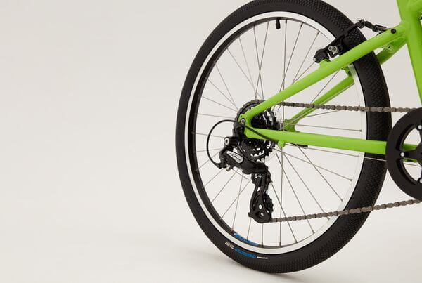 Ridgeback Dimension 24 – 24" Lightweight Kids Bike – Shimano 7-Speed – Aluminum Frame – Pink (Ages 9–12) 14 Shimano 7-Speed Gearing System for Kids Green