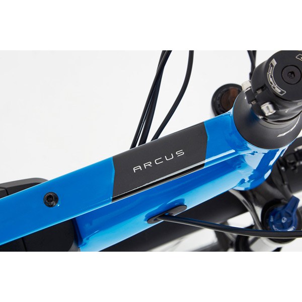 Arcus 2 Open Frame E-Bike – Blue | 250W Motor, 55km Range, All-Terrain Comfort 11 Silver Electric Cargo Bike Side View Frame
